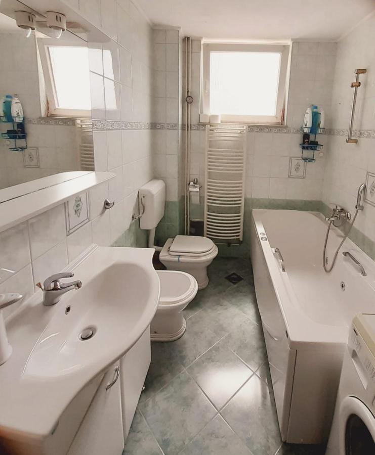 Spacious 80M2 Apartment In The Center Ljubuški Екстериор снимка